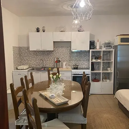 Kate Apartment